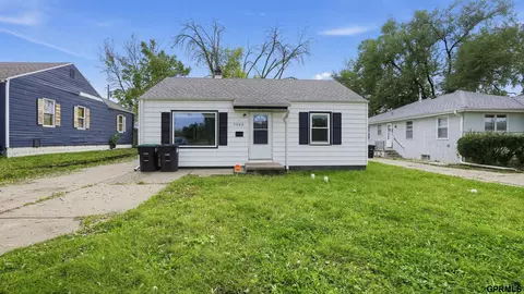 7063 Bedford Ave, Omaha, NE 68104