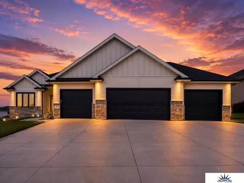 18405 Birch Ave, Omaha, NE 68136
