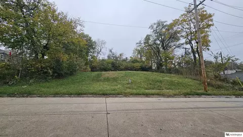 2820 N 70 Ave, Omaha, NE 68104