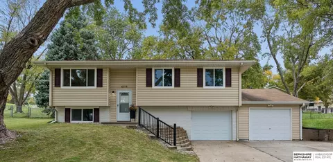 6318 S 135th St, Omaha, NE 68137