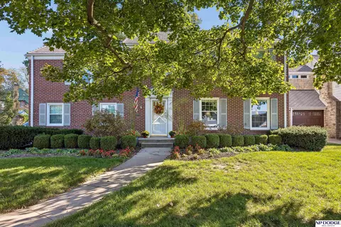 2421 N 56th St, Omaha, NE 68104