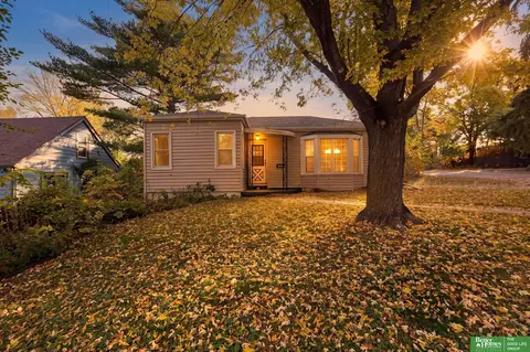 801 N 47 St, Omaha, NE 68132