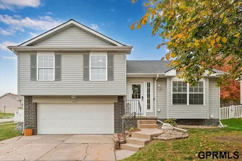 16538 Burdette St, Omaha, NE 68116