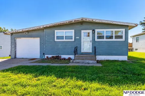 3329 Willow St, Bellevue, NE 68147