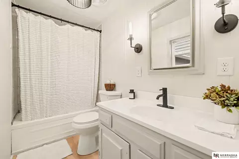 Bath - 312 7th St, Scribner, NE 68057 photo 1 of 2
