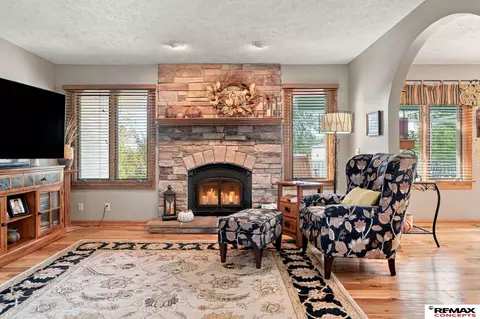 Living - 20495 Ash Dr, Eagle, NE 68347 photo 2 of 4