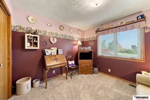Bedroom - 20495 Ash Dr, Eagle, NE 68347 photo 5 of 8