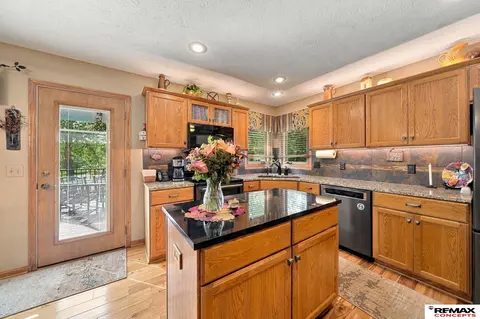 Kitchen - 20495 Ash Dr, Eagle, NE 68347 photo 2 of 8