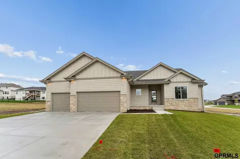 20008 V St, Omaha, NE 68135