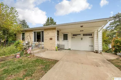 2039 N 67th Ave, Omaha, NE 68104