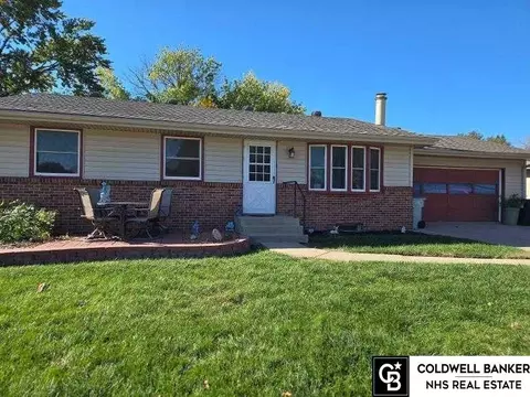 4811 S 52 St, Lincoln, NE 68516