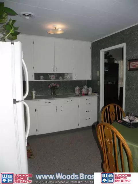 950 E 4th St, York, NE 68467 photo 3