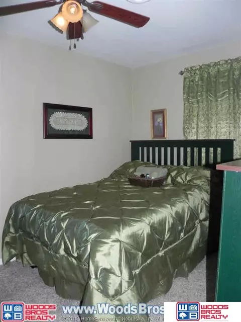 950 E 4th St, York, NE 68467 photo 9