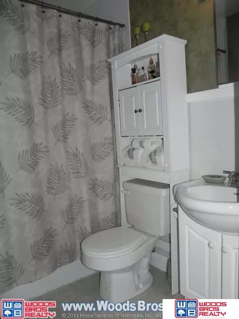 950 E 4th St, York, NE 68467 photo 10