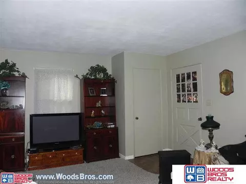 950 E 4th St, York, NE 68467 photo 8