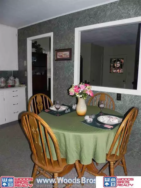 950 E 4th St, York, NE 68467 photo 5