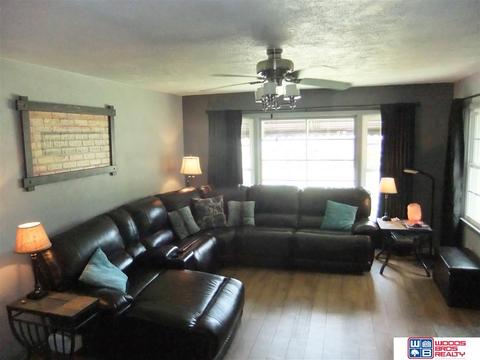 1703 Elk St, Beatrice, NE 68310 photo 4
