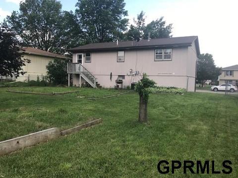 2718 Ella St, Beatrice, NE 68310 photo 2