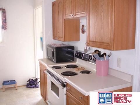 320 S 7th, Beatrice, NE 68310 photo 4