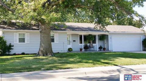 1107 N 19th St, Beatrice, NE 68310 photo 1