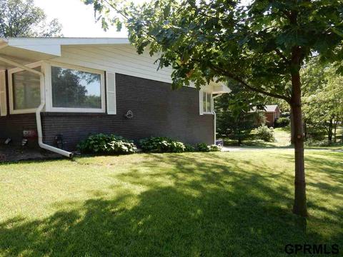 1401 S 4th, Beatrice, NE 68310 photo 2