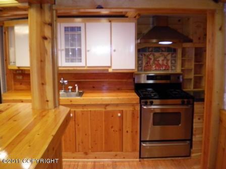 1603 E 40th Ct, Anchorage, AK 99508 photo 4