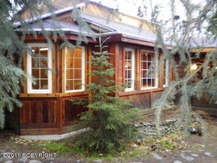 1603 E 40th Ct, Anchorage, AK 99508 photo 2