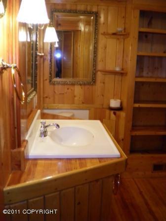1603 E 40th Ct, Anchorage, AK 99508 photo 24