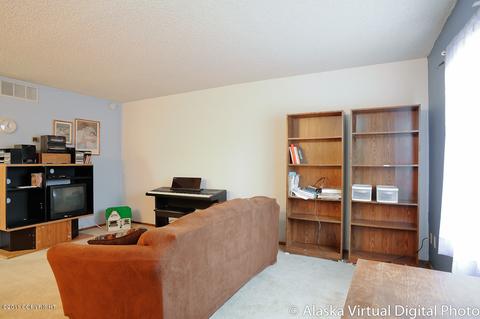 276 Fall Leaf Cir, Anchorage, AK 99504 photo 12