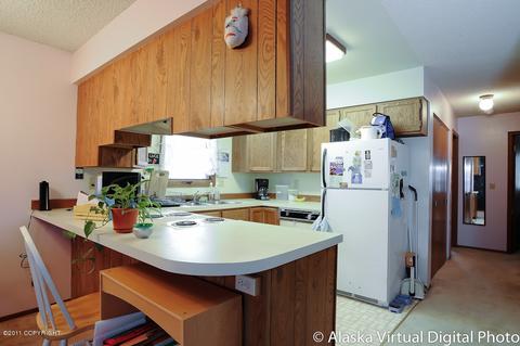 276 Fall Leaf Cir, Anchorage, AK 99504 photo 4