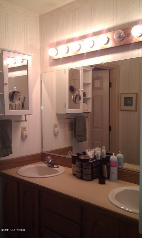 2002 Parkview Cir, Anchorage, AK 99501 photo 13