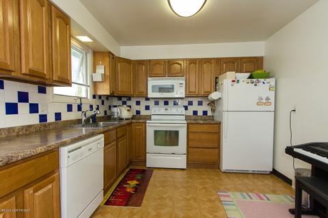218 E 23rd Ave, Anchorage, AK 99503 photo 2