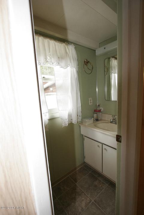 10235 Willis Dr, Eagle River, AK 99577 photo 11