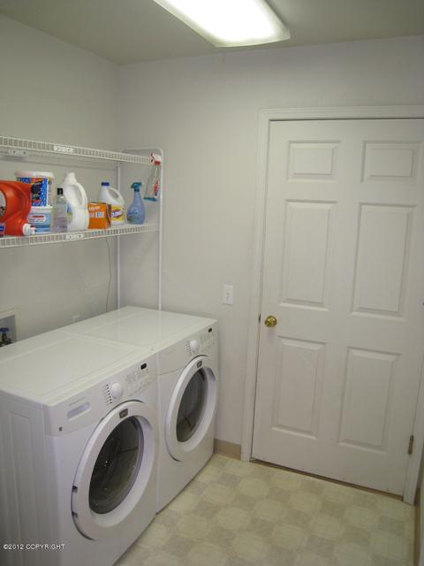 8720 Jupiter Dr, Anchorage, AK 99507 photo 17