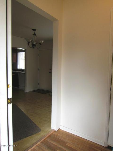 372 Park St, Anchorage, AK 99508 photo 5