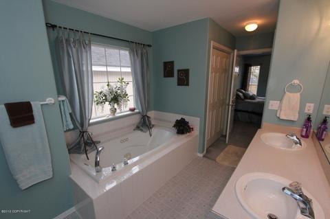 4040 Winchester Loop, Anchorage, AK 99507 photo 8