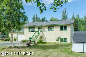631 E Mulchatna Dr, Wasilla, AK 99654 photo 2