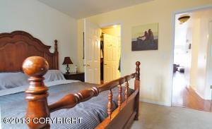 8925 Birch Park Cir, Eagle River, AK 99577 photo 15