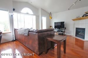 8925 Birch Park Cir, Eagle River, AK 99577 photo 2
