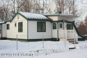 1136 Eagle St, Anchorage, AK 99501 photo 2