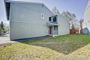 2005 Parkview Cir, Anchorage, AK 99501 photo 2