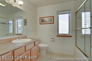 2005 Parkview Cir, Anchorage, AK 99501 photo 21