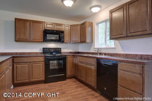 3514 E 17th Ave, Anchorage, AK 99504 photo 1