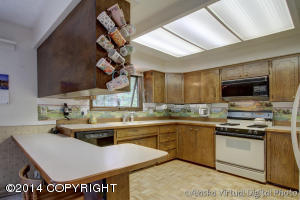 5216 E 42nd Ave, Anchorage, AK 99508 photo 12