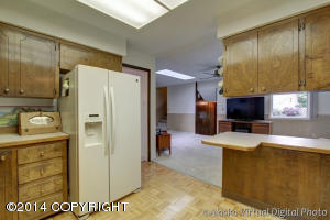 5216 E 42nd Ave, Anchorage, AK 99508 photo 14
