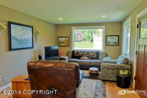 1136 E St, Anchorage, AK 99501 photo 3
