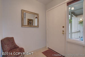 2104 Dawnlight Ct, Anchorage, AK 99501 photo 4