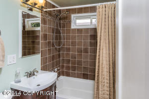 2410 E 27th Ave, Anchorage, AK 99508 photo 8