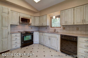 18315 Tedrow Cir, Eagle River, AK 99577 photo 4