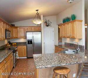 8934 Claridge Pl, Anchorage, AK 99507 photo 4